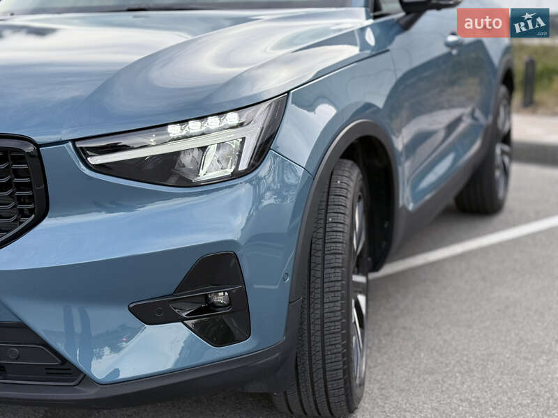 Внедорожник / Кроссовер Volvo XC40 2024 в Киеве