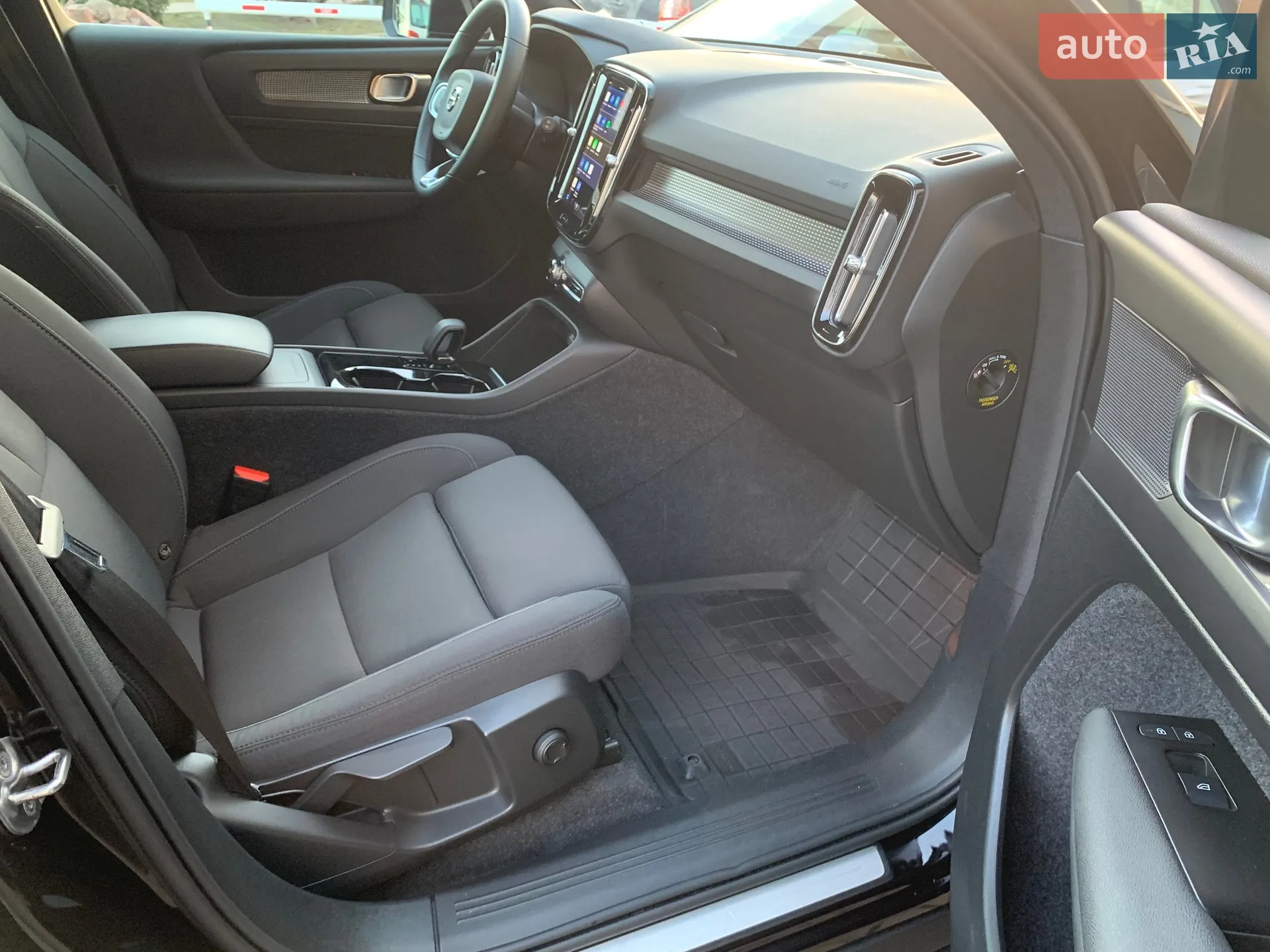 2021 Volvo XC40 - мініатюра 37