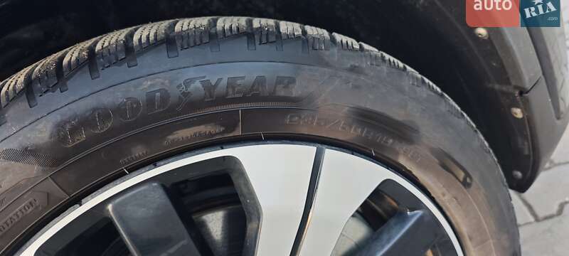 Внедорожник / Кроссовер Volvo XC40 2023 в Виннице