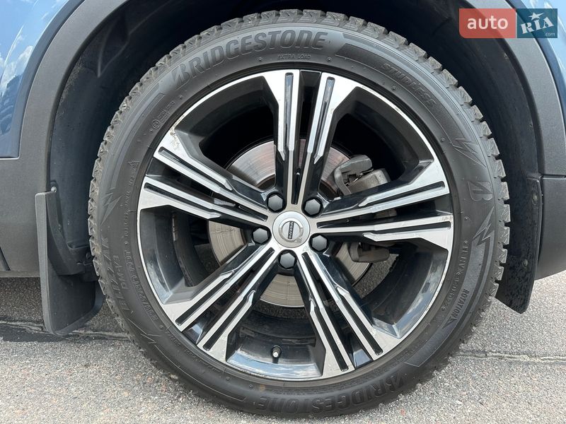 Внедорожник / Кроссовер Volvo XC40 2019 в Киеве