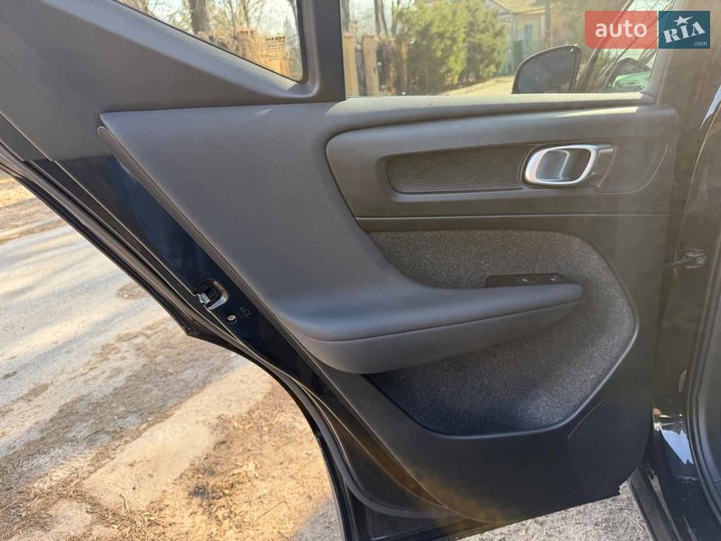 Позашляховик / Кросовер Volvo XC40 2022 в Києві фото 19 Позашляховик / Кросовер Volvo XC40 2022 в Києві