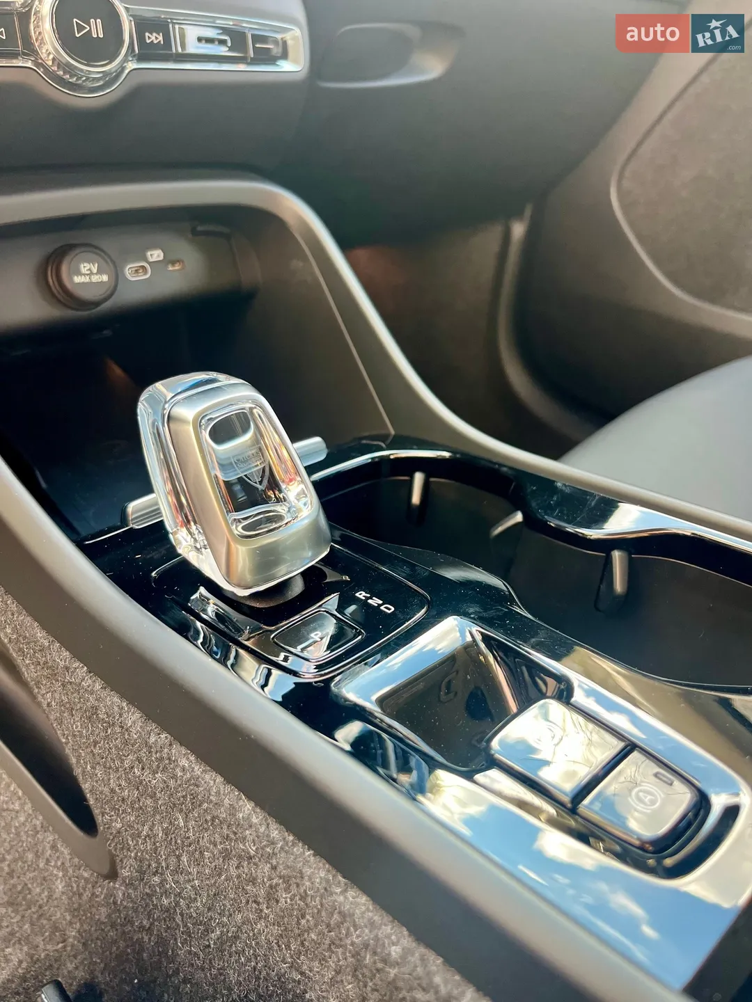 Volvo XC40 2024 VIN YV1XZK8V8S2481889 фото оголошення 22 з 70