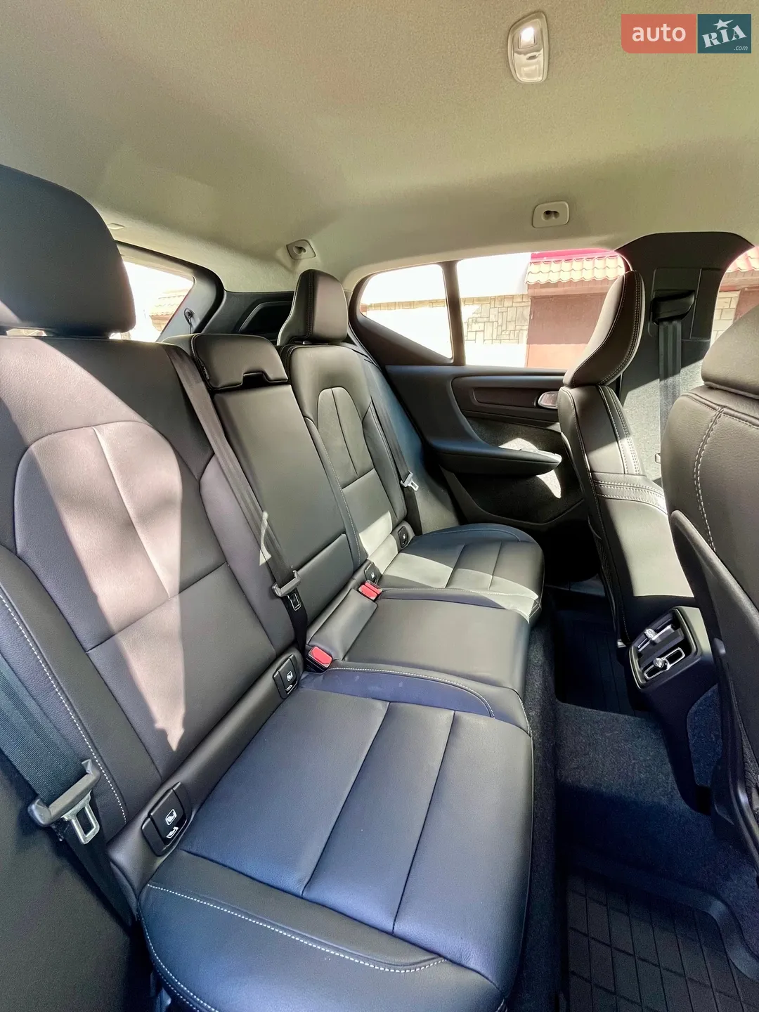 Volvo XC40 2024 VIN YV1XZK8V8S2481889 фото оголошення 26 з 70