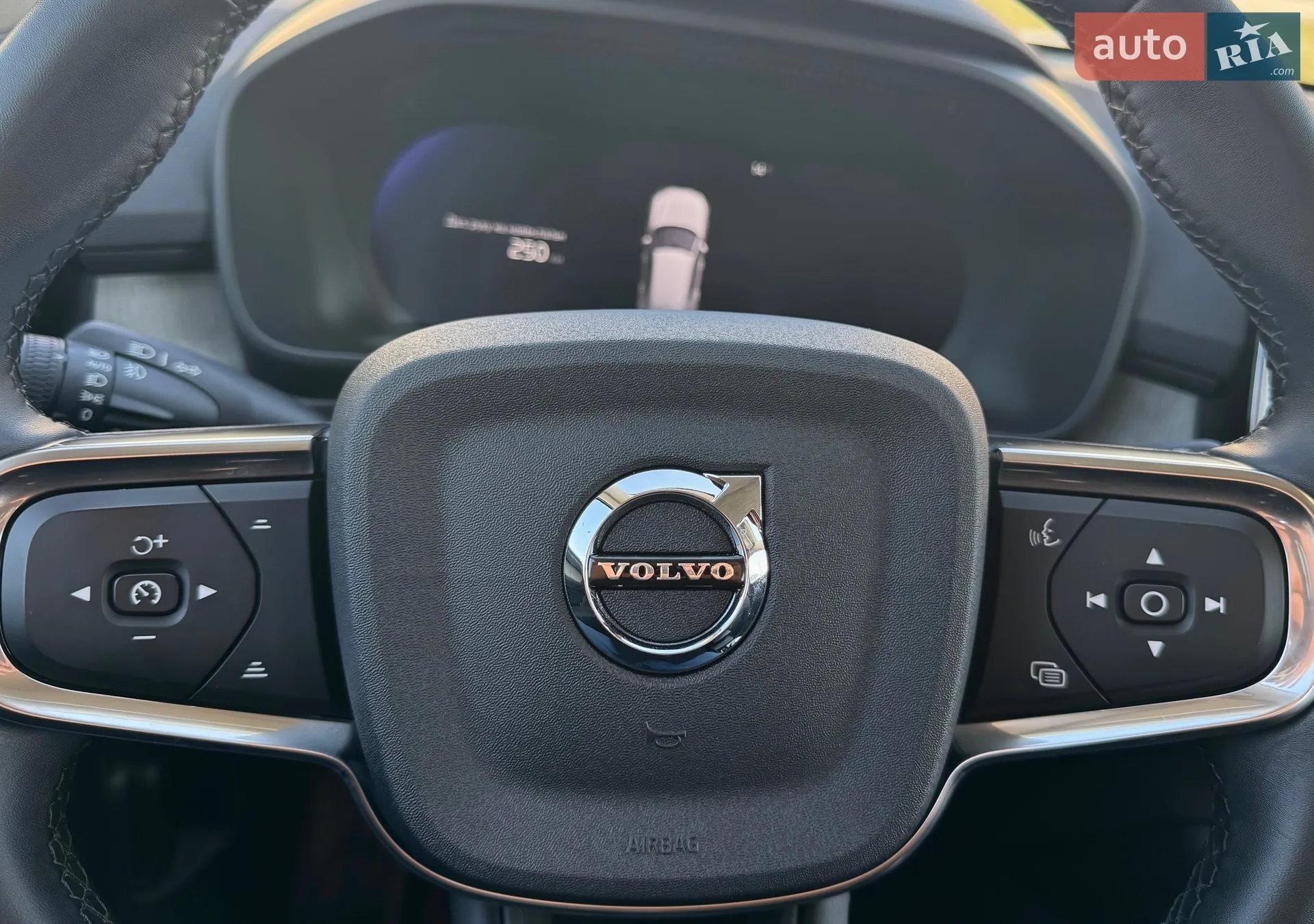 Volvo XC40 2024 VIN YV1XZK8V8S2481889 фото оголошення 30 з 70