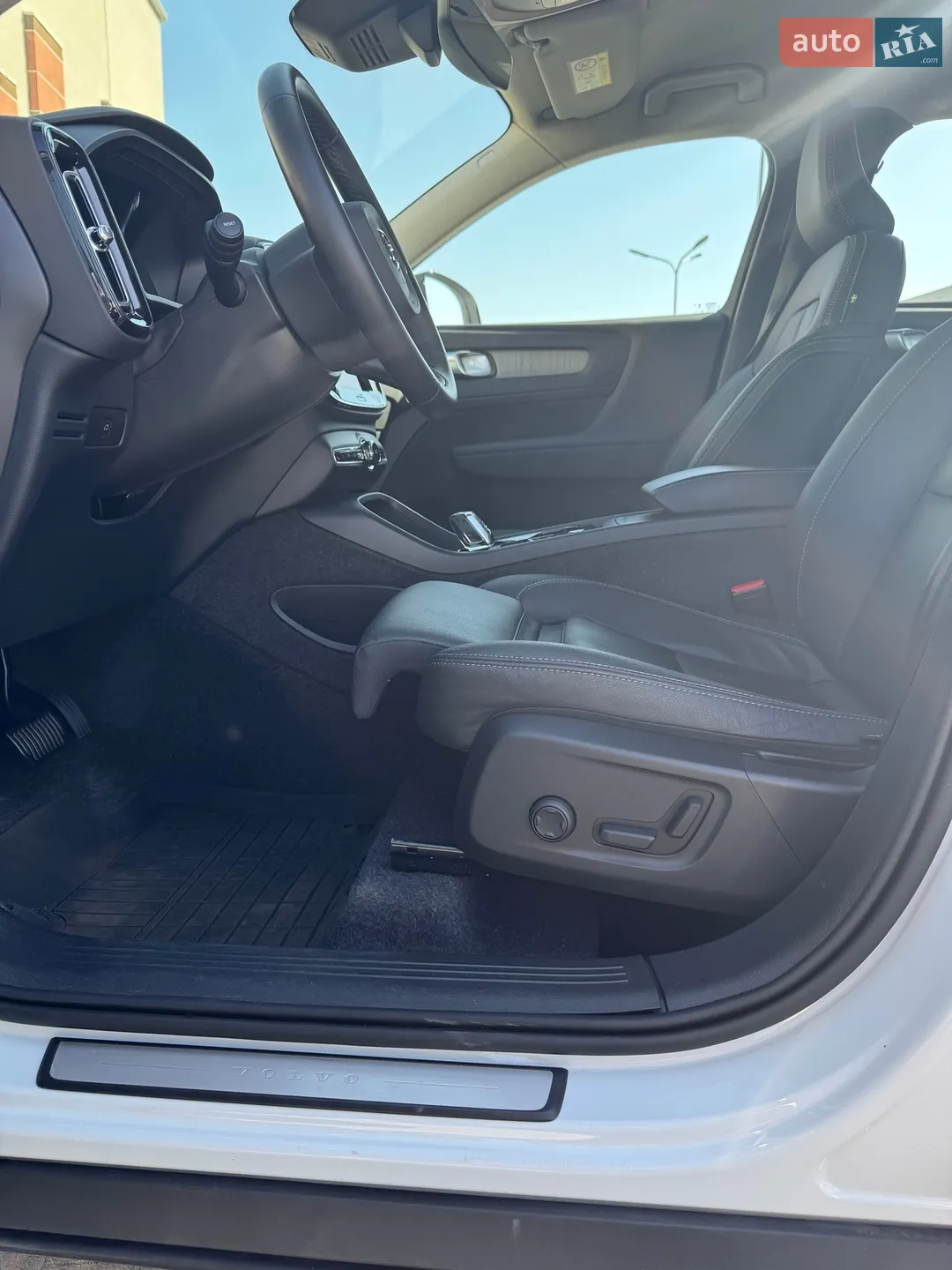 Volvo XC40 2024 VIN YV1XZK8V8S2481889 фото оголошення 42 з 70