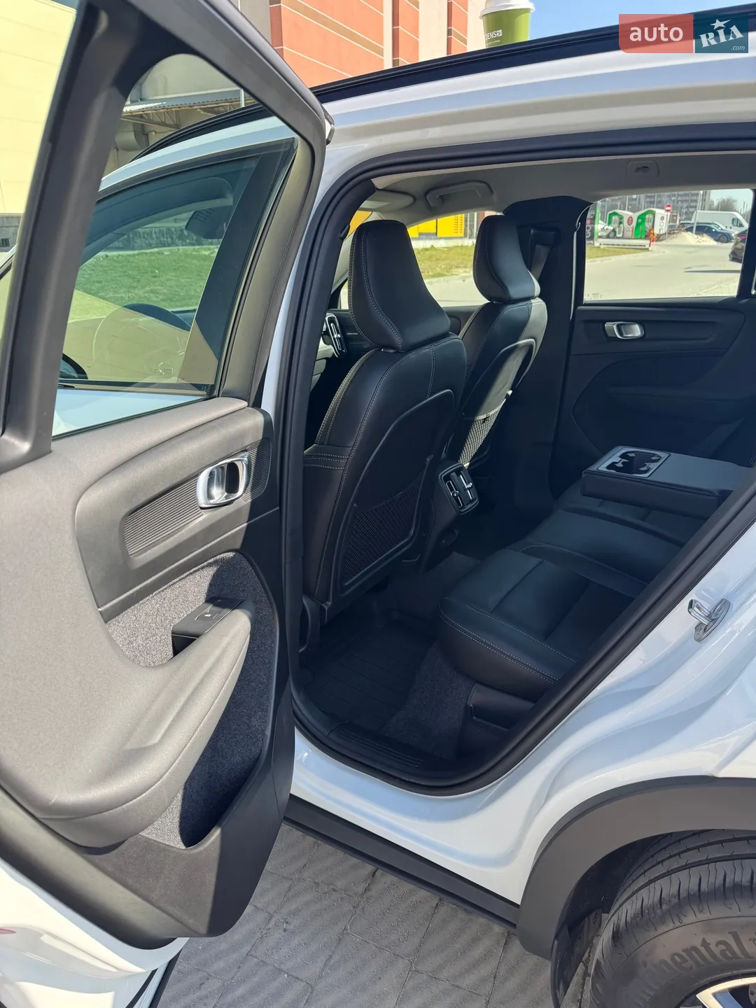 Volvo XC40 2024 VIN YV1XZK8V8S2481889 фото оголошення 44 з 70