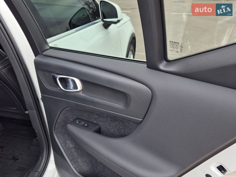 Позашляховик / Кросовер Volvo XC40 2020 в Києві