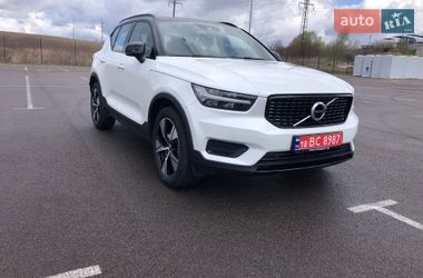 Внедорожник / Кроссовер Volvo XC40 2022 в Ровно