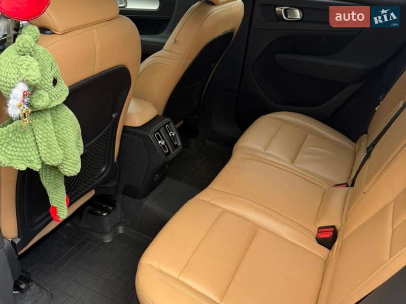 Позашляховик / Кросовер Volvo XC40 2019 в Києві фото 17 Позашляховик / Кросовер Volvo XC40 2019 в Києві