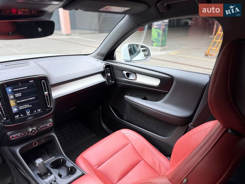 Позашляховик / Кросовер Volvo XC40 2020 в Києві