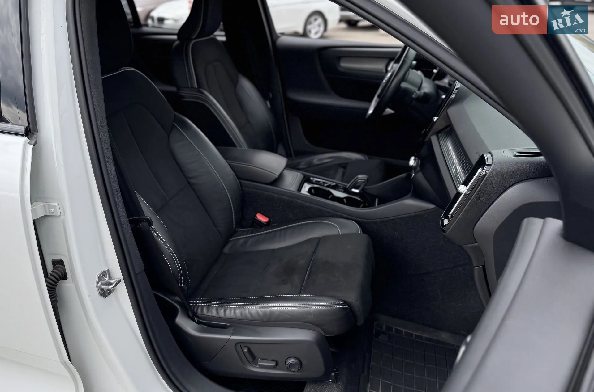 2020 Volvo XC40 - мініатюра 12