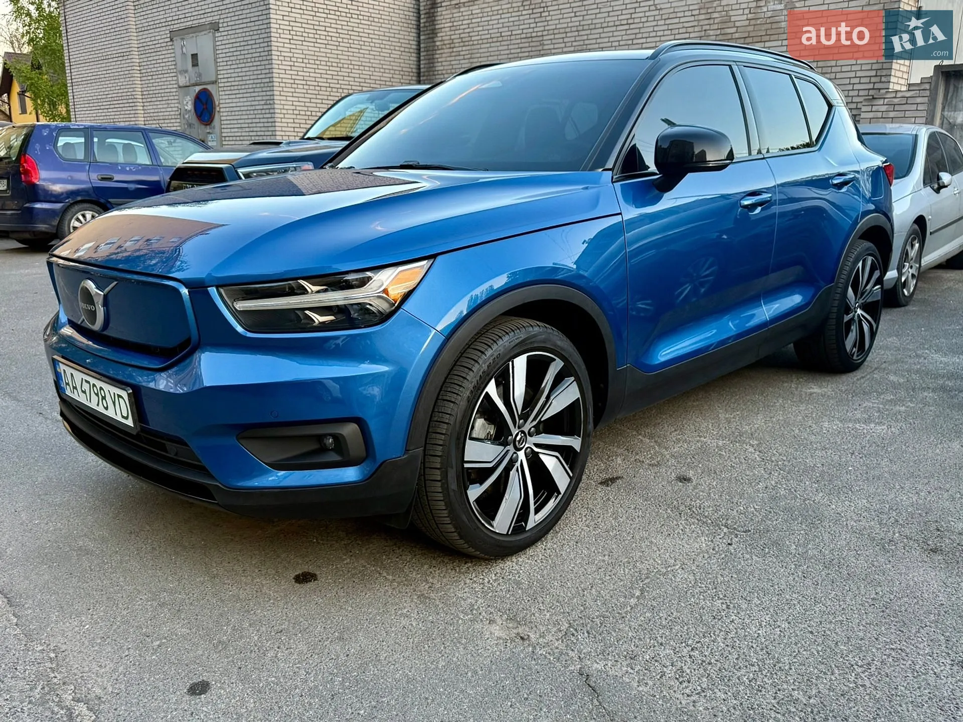 2021 Volvo XC40 - фото 1