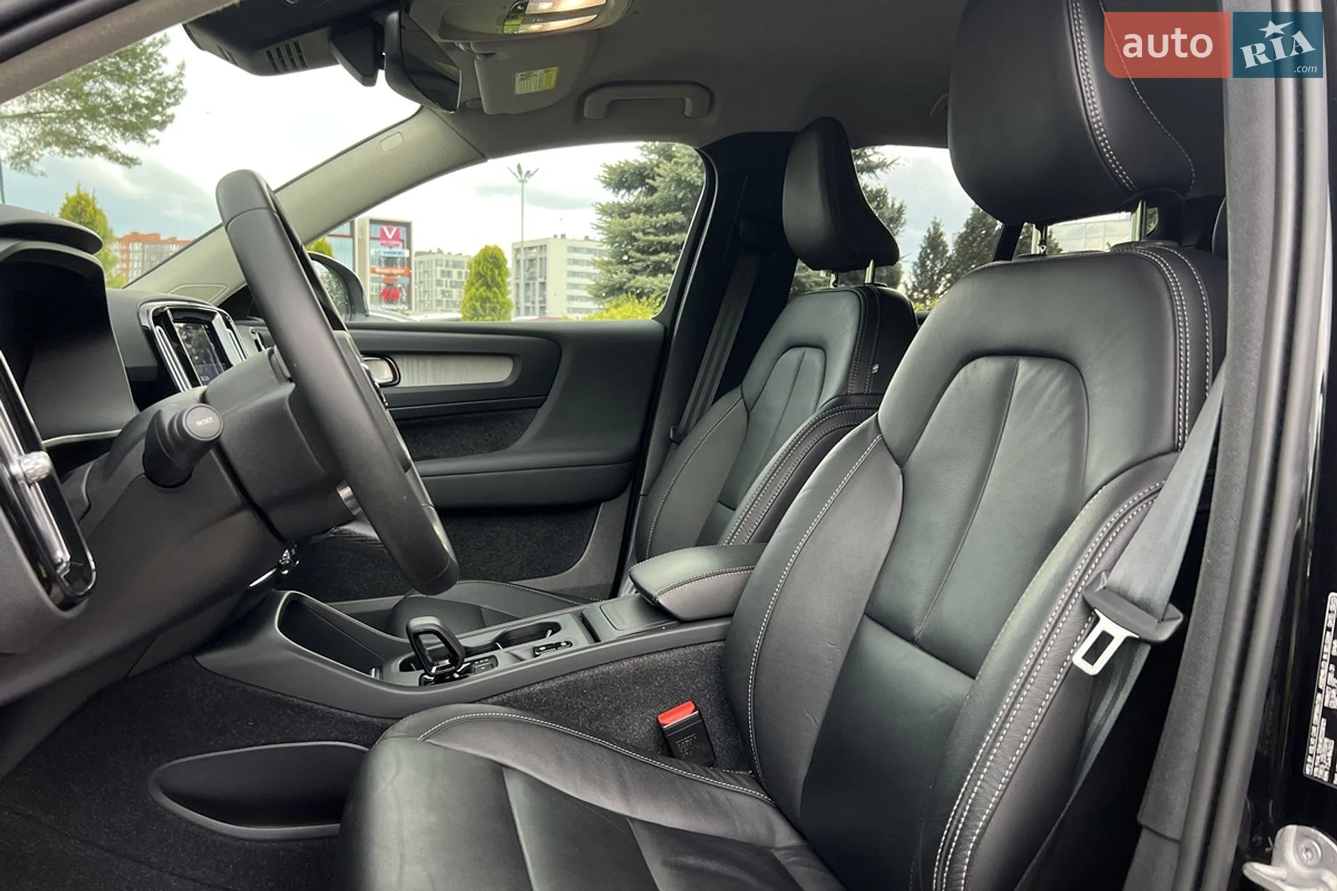 2023 Volvo XC40 - мініатюра 9