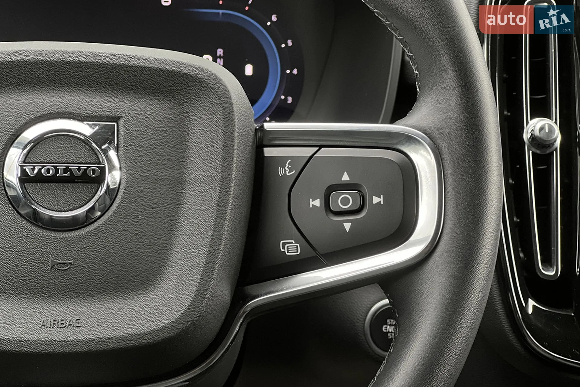 2023 Volvo XC40 - мініатюра 14