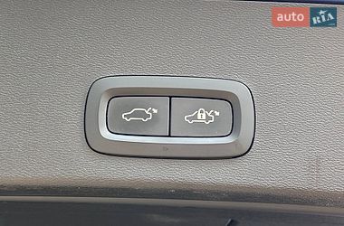 Внедорожник / Кроссовер Volvo XC40 2018 в Киеве