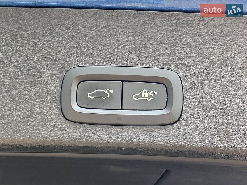 Внедорожник / Кроссовер Volvo XC40 2018 в Киеве