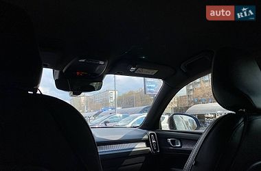 Внедорожник / Кроссовер Volvo XC40 2018 в Киеве