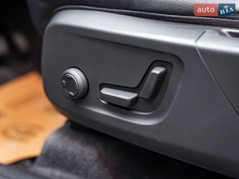 Внедорожник / Кроссовер Volvo XC40 2021 в Киеве