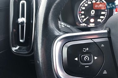 Внедорожник / Кроссовер Volvo XC40 2020 в Ровно