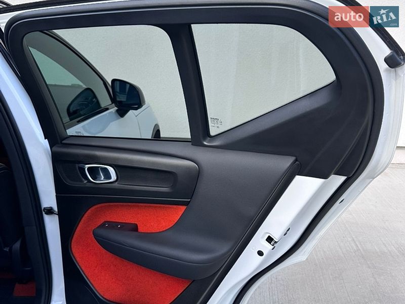 Внедорожник / Кроссовер Volvo XC40 2018 в Луцке
