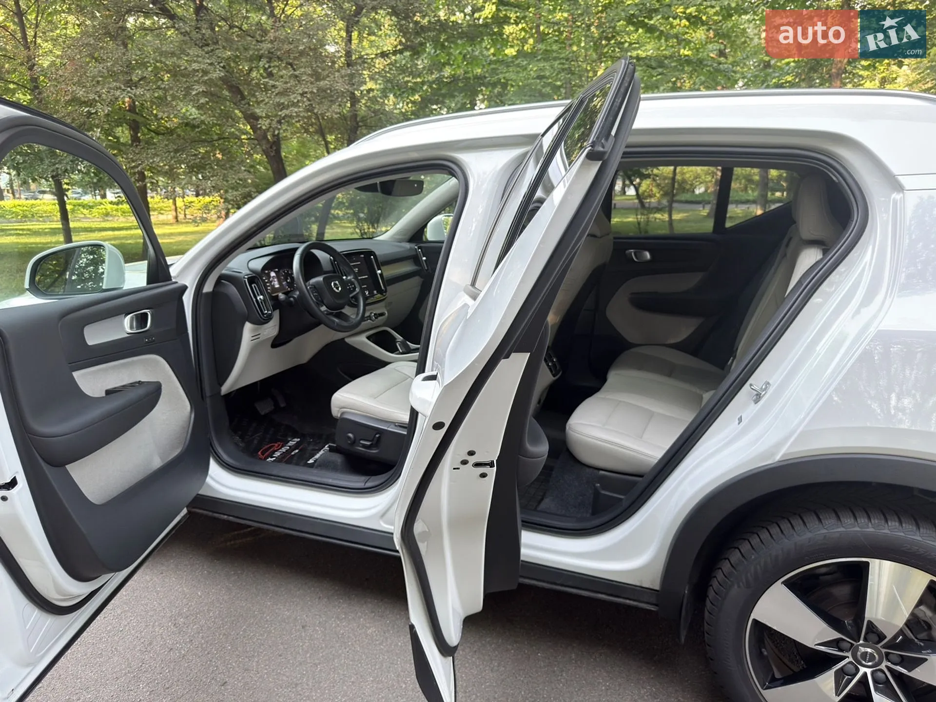 2020 Volvo XC40 - мініатюра 12