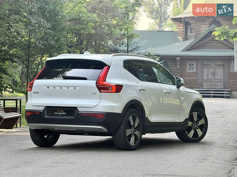Внедорожник / Кроссовер Volvo XC40 2020 в Киеве