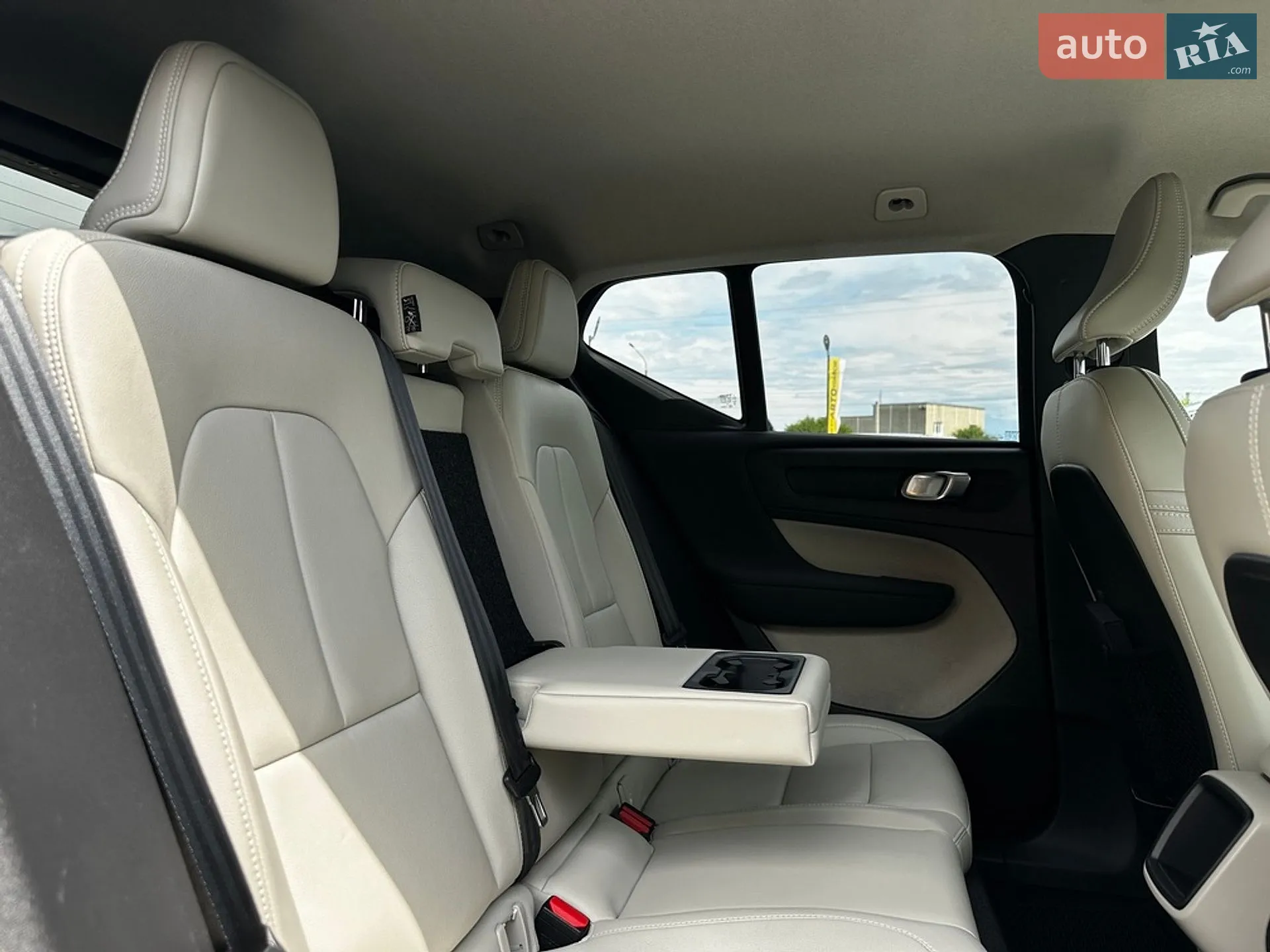 2021 Volvo XC40 - мініатюра 26
