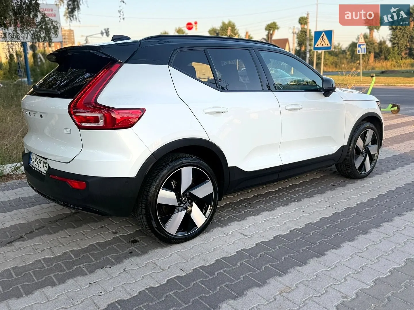 2023 Volvo XC40 - мініатюра 9