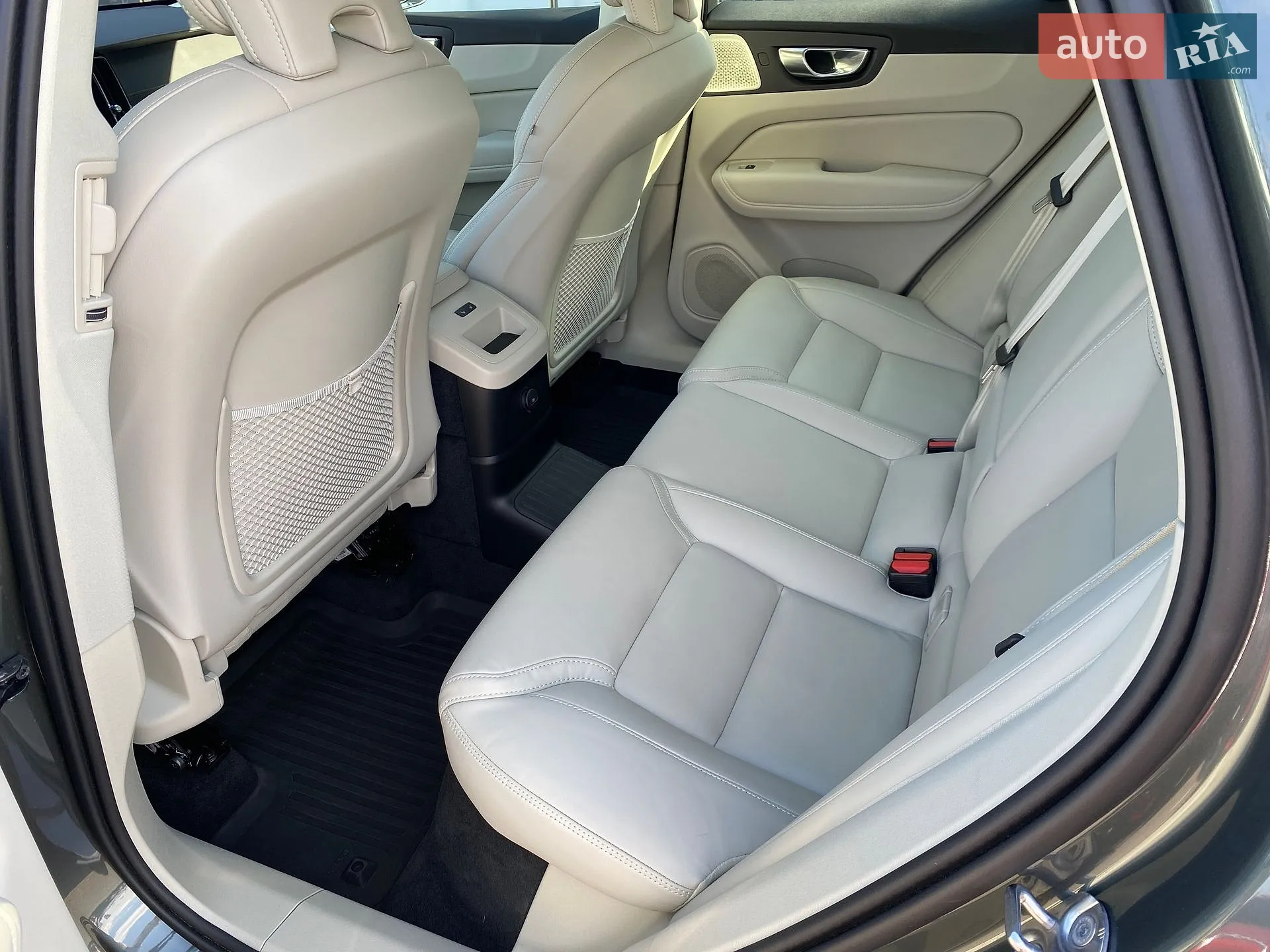 2025 Volvo XC60 - мініатюра 11