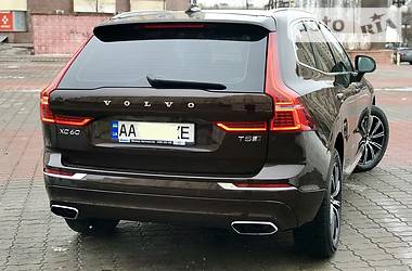 Внедорожник / Кроссовер Volvo XC60 2018 в Киеве