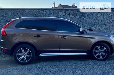 Позашляховик / Кросовер Volvo XC60 2012 в 