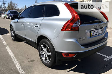 Внедорожник / Кроссовер Volvo XC60 2009 в Киеве