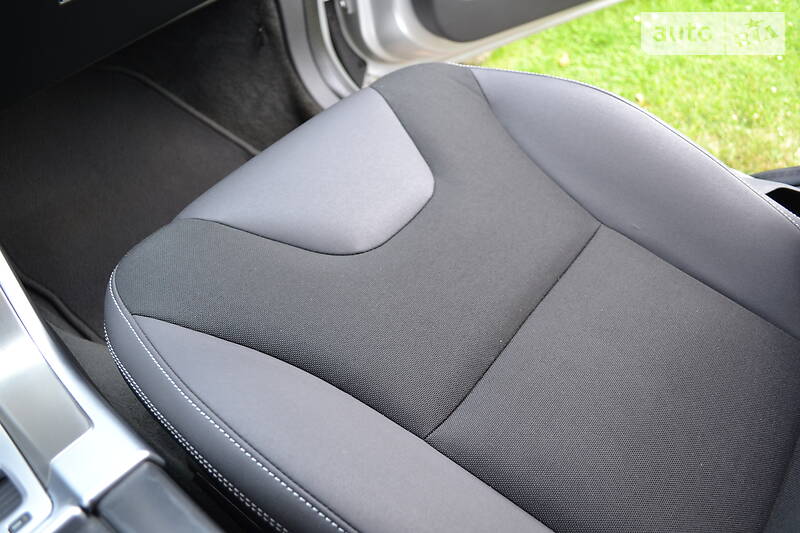 Позашляховик / Кросовер Volvo XC60 2011 в Луцьку