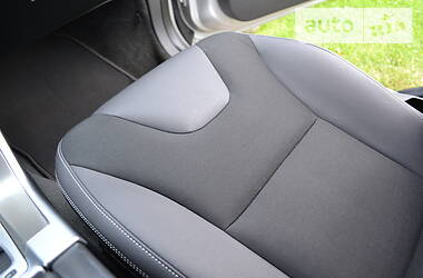 Позашляховик / Кросовер Volvo XC60 2011 в 