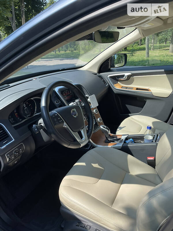 Внедорожник / Кроссовер Volvo XC60 2016 в Кропивницком