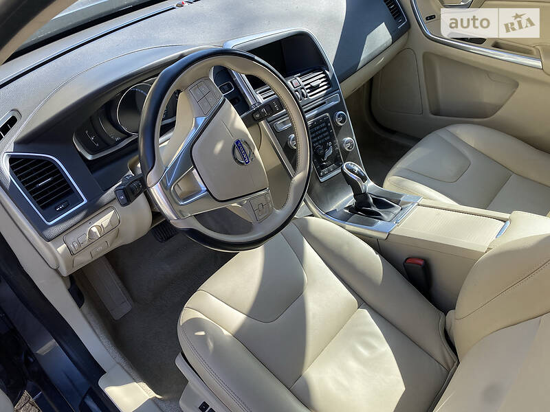 Внедорожник / Кроссовер Volvo XC60 2015 в Тернополе