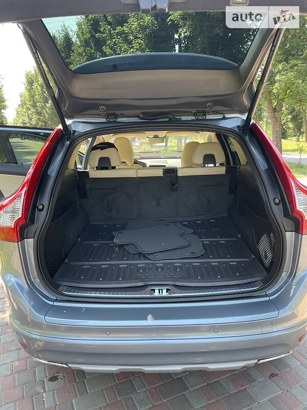 Внедорожник / Кроссовер Volvo XC60 2016 в Кропивницком