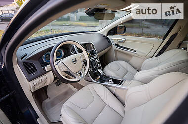 Внедорожник / Кроссовер Volvo XC60 2013 в 