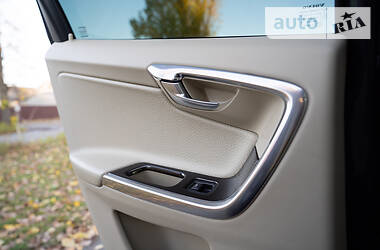 Внедорожник / Кроссовер Volvo XC60 2013 в 