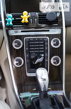 Внедорожник / Кроссовер Volvo XC60 2013 в 