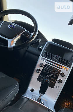 Позашляховик / Кросовер Volvo XC60 2010 в 