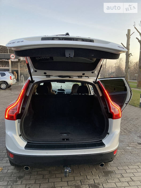 Позашляховик / Кросовер Volvo XC60 2010 в Миргороді