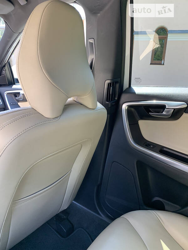 Позашляховик / Кросовер Volvo XC60 2015 в Львові