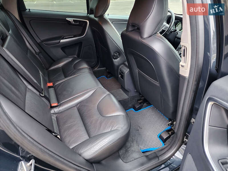 Внедорожник / Кроссовер Volvo XC60 2013 в Василькове