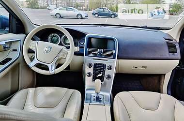 Внедорожник / Кроссовер Volvo XC60 2011 в 