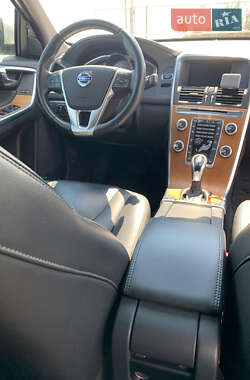 Внедорожник / Кроссовер Volvo XC60 2017 в 