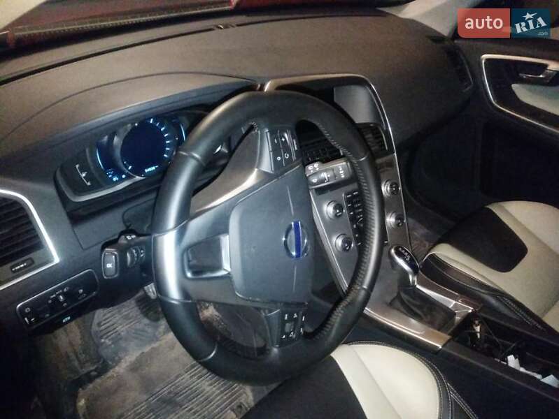 Внедорожник / Кроссовер Volvo XC60 2016 в Харькове фото 4 Внедорожник / Кроссовер Volvo XC60 2016 в Харькове