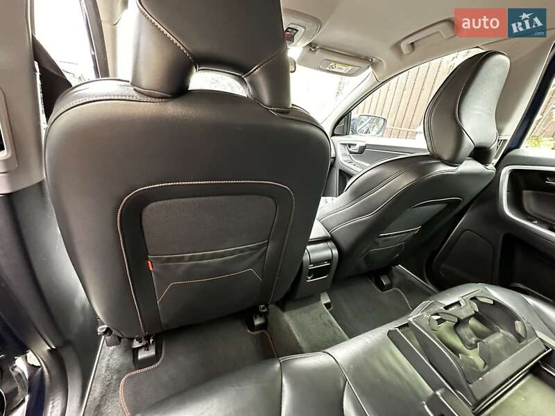 Внедорожник / Кроссовер Volvo XC60 2015 в Киеве