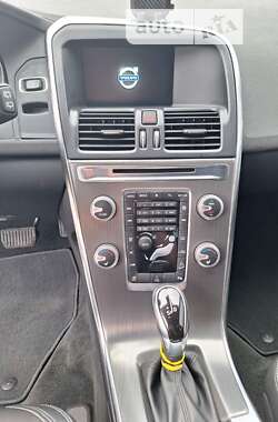 Позашляховик / Кросовер Volvo XC60 2016 в 