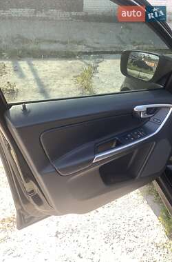 Внедорожник / Кроссовер Volvo XC60 2014 в 